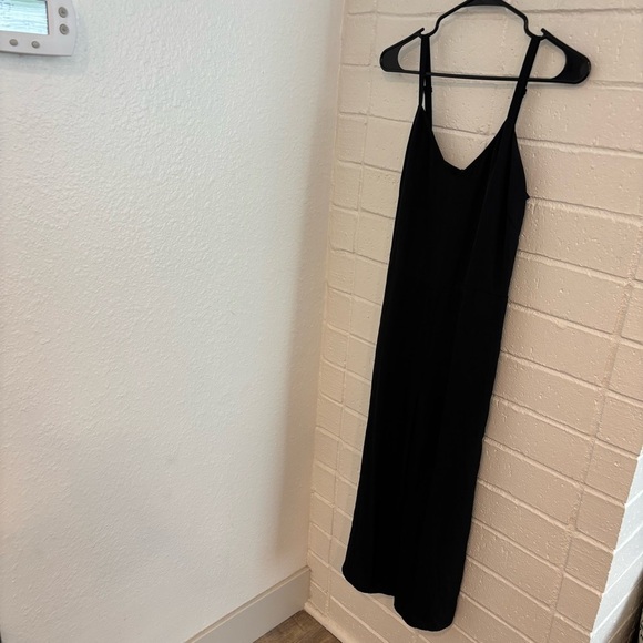 Vince Vneck Spaghetti Strap Blk Play Romper - Picture 3 of 9